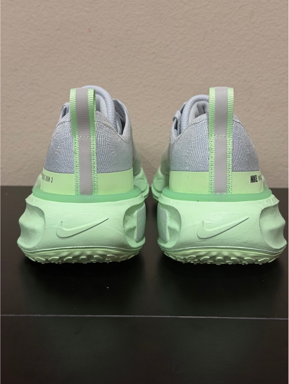 Size 7.5 - Nike Women’s ZoomX Invincible 3 “Pure Platinum Vapour Green” - Picture 5 of 6